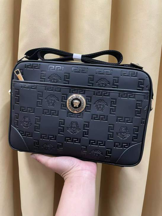 Picture of Versace Mens Bags _SKUfw135046771fw
